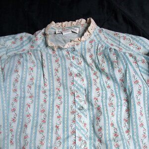 Vintage Changing Scene Floral Pearl Snap Lace Collar Shirt